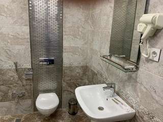 Отель Sahil Park Hotel Баку Номер Делюкс с кроватью размера «king-size»-17